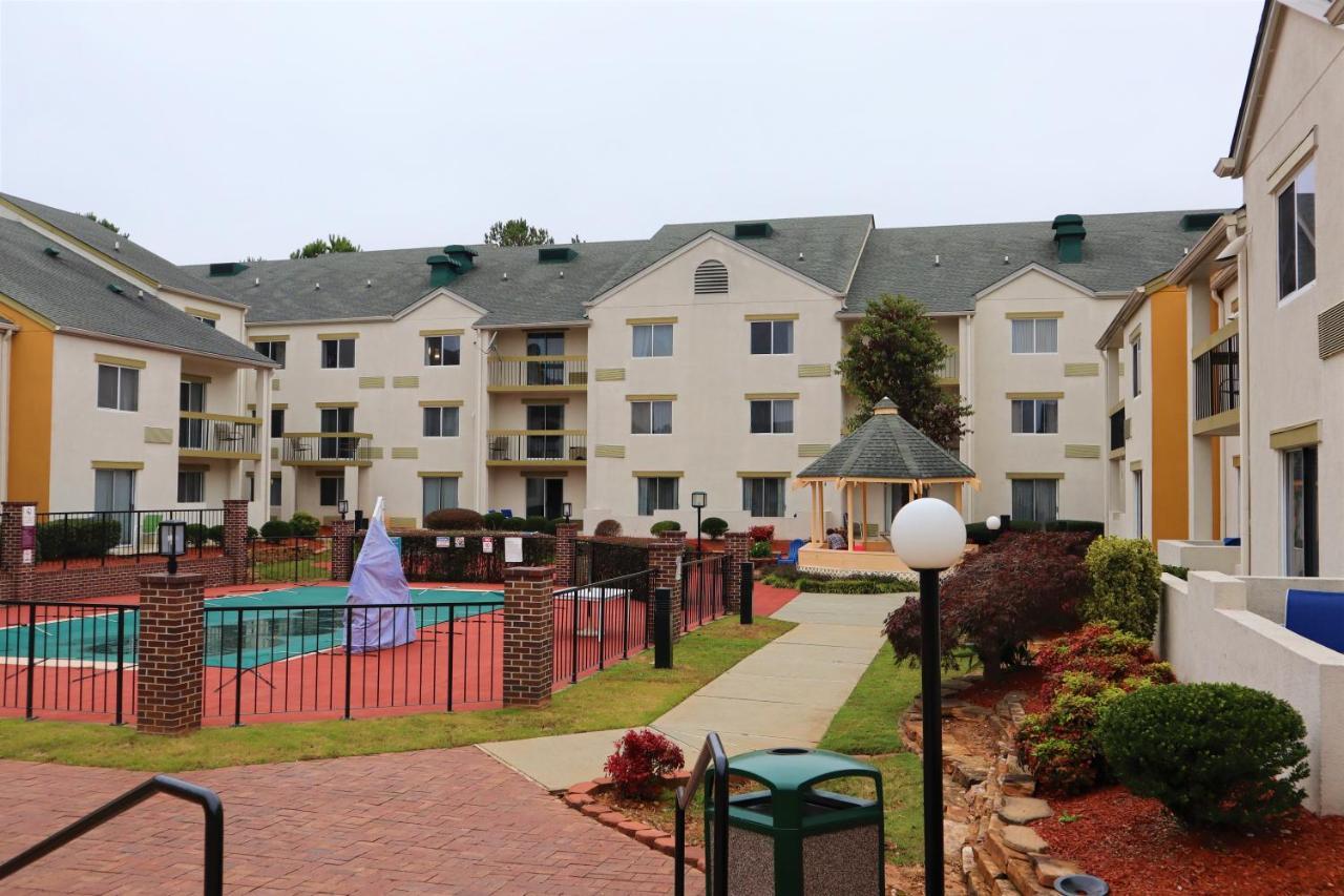 Hotel Baymont By Wyndham Atlanta 2*
