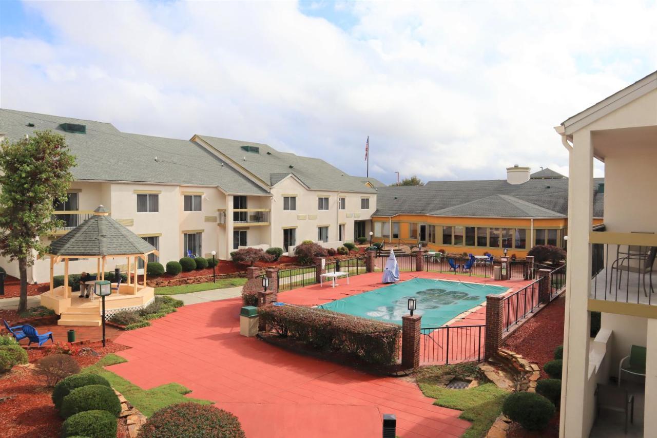 Hotel Baymont By Wyndham Atlanta
